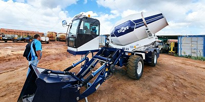self loading concrete mixer